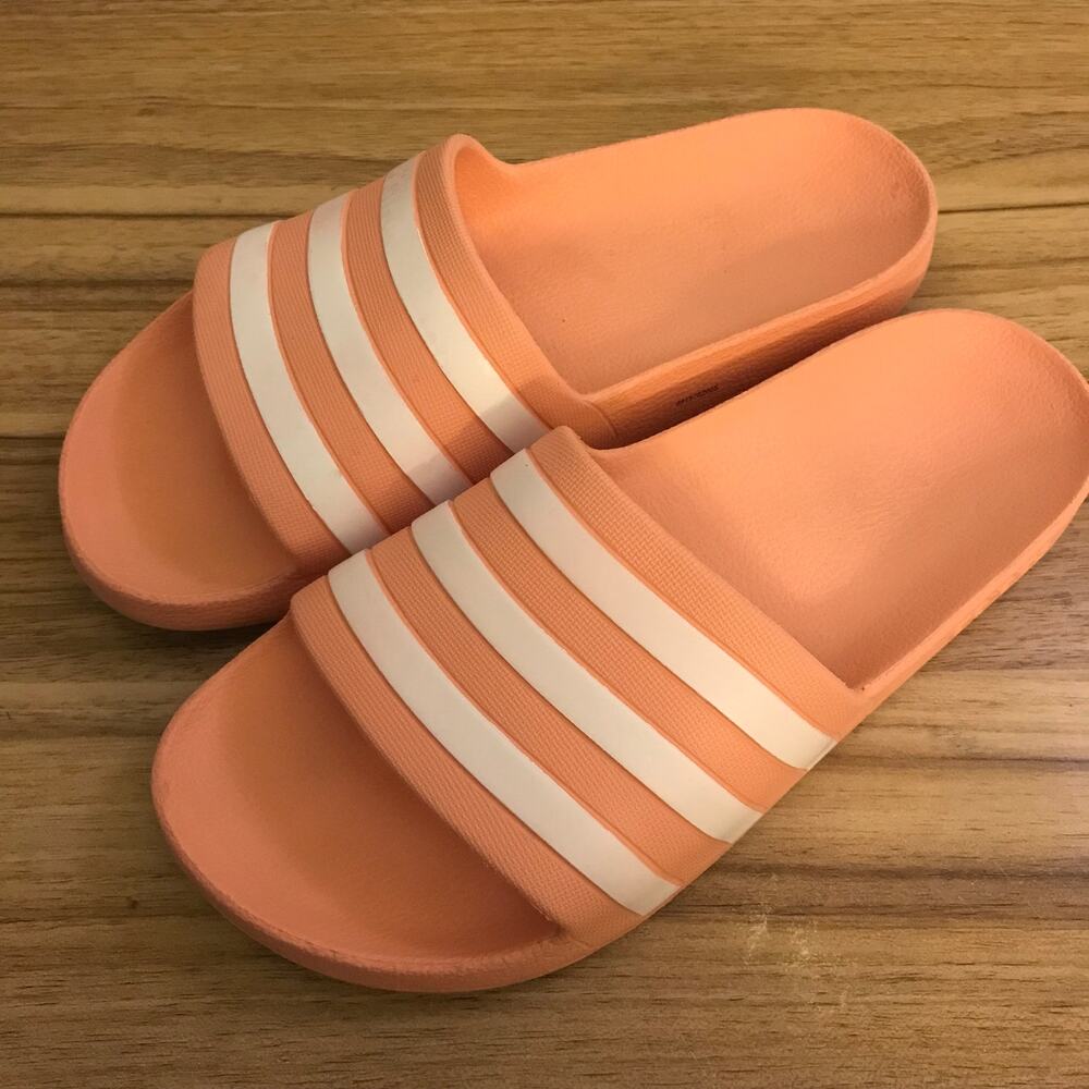 Adidas Adilette White Pink Slip On Sandals Slides Women's 8 - Picture 2 of 6